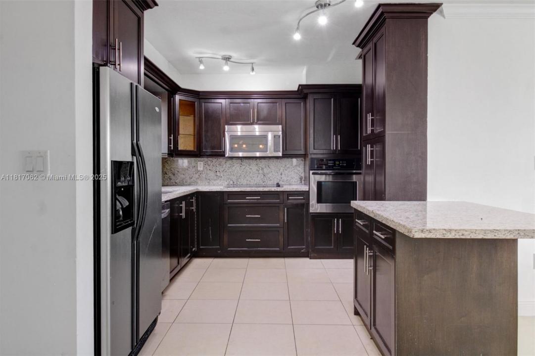 1160 NW 79th Ter, Pembroke Pines, Floryda 33024, USA