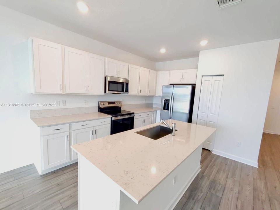 659 SE Lake Falls St, Port St. Lucie, Florida 34984, Estados Unidos
