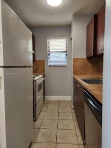 7095 NW 179th St 206, Hialeah, Florida 33015, USA