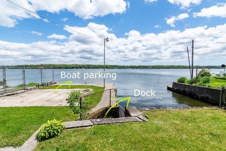 4 Lake Avenue, Tiverton, Rhode Island 02878