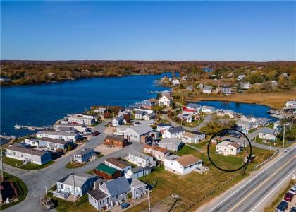 667 Succotash Road, South Kingstown, Rhode Island 02879