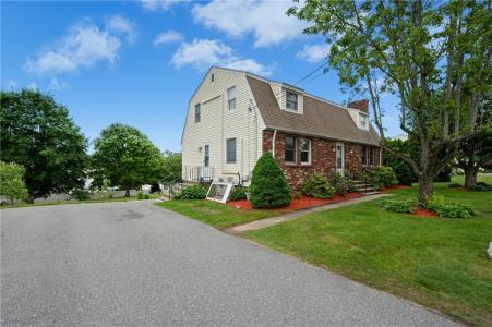 73 Vineyard Avenue, Cumberland, RI 02864, USA