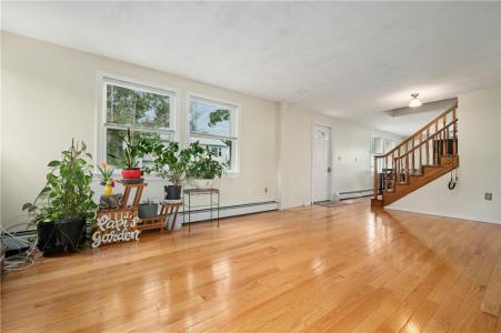 73 Vineyard Avenue, Cumberland, Rhode Island 02864, USA