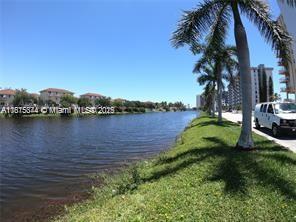 2025 NE 164th St 405, North Miami Beach, Florida 33162, USA