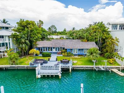 699 N Mashta Dr, Key Biscayne, Florida 33149, USA