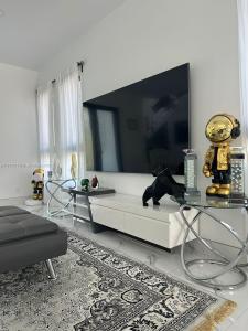 2342 Mckinley St 1, Hollywood, Florida 33020, USA