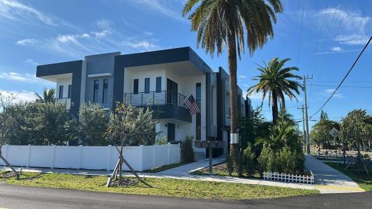 2342 Mckinley St 3, Hollywood, Florida 33020, USA