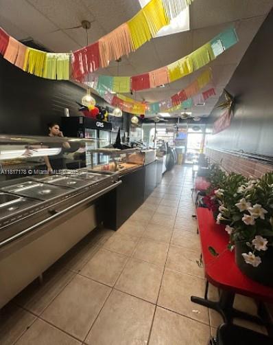 1426 W 49 St, Hialeah, Floride 33012, États-Unis