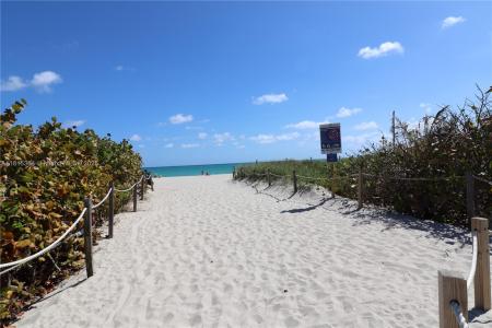 835 83rd St 3, Miami Beach, Florida 33141, USA