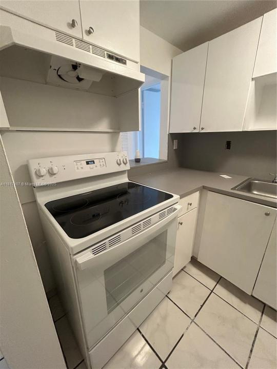 1351 SW 4th St 18, Miami, פלורידה 33135, ארצות הברית של אמריקה
