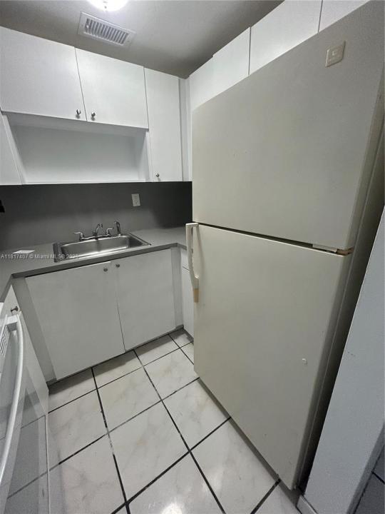 1351 SW 4th St 18, Miami, פלורידה 33135, ארצות הברית של אמריקה