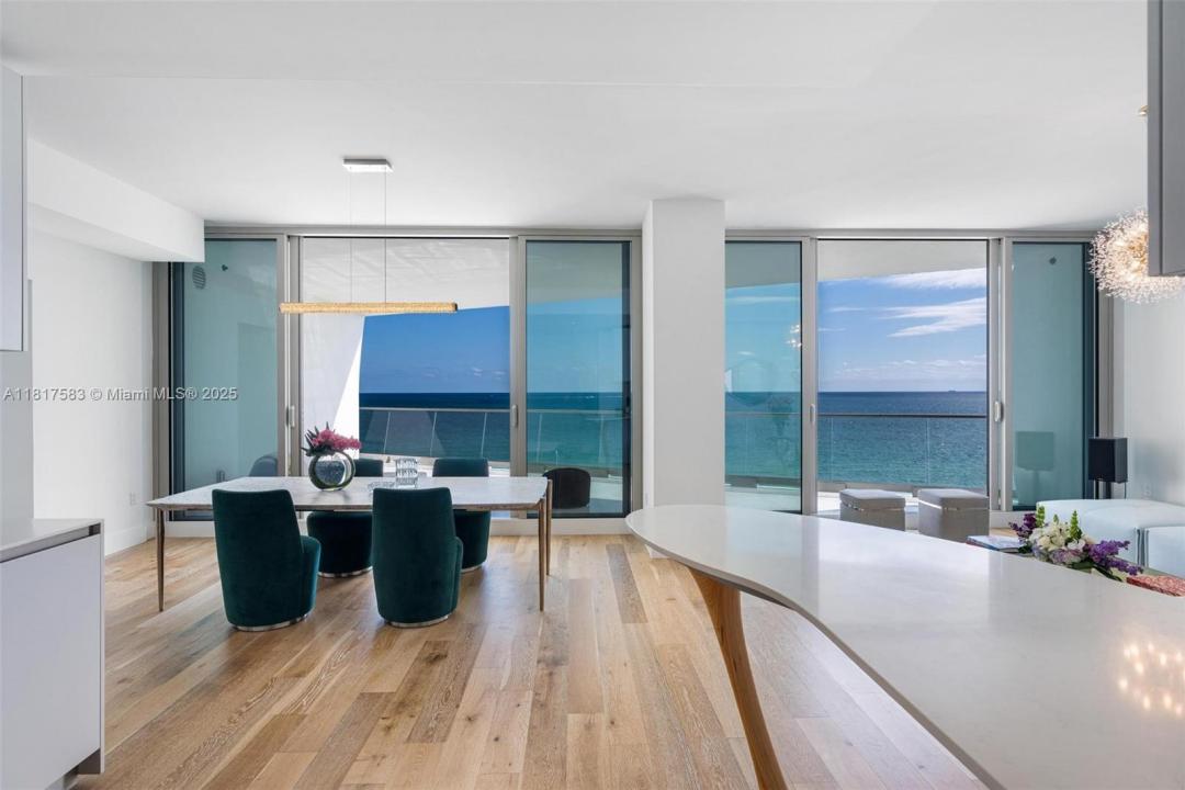 16901 Collins Ave 902, Sunny Isles Beach, Florida 33160, USA