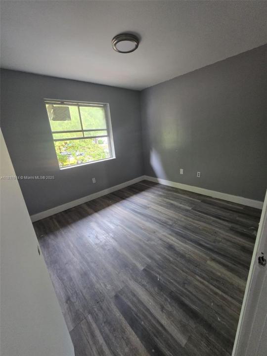 451 NE 136th St I-101, North Miami, Florida 33161