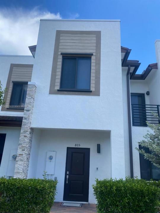 805 NE 211 ST, Miami, פלורידה 33179, ארצות הברית של אמריקה 