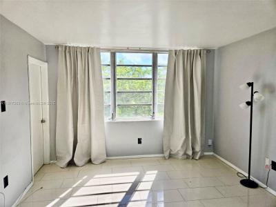 1780 NE 191st St 409-2, Miami, Florida 33179, USA