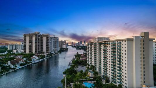 19390 Collins Ave PH-7, Sunny Isles Beach, Florida 33160, USA