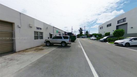 1083 E 24th St, Hialeah, Florida 33013, USA