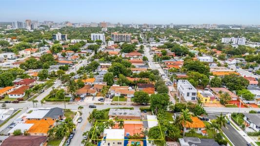 2385 SW 17th St, Miami, Florida 33145, USA