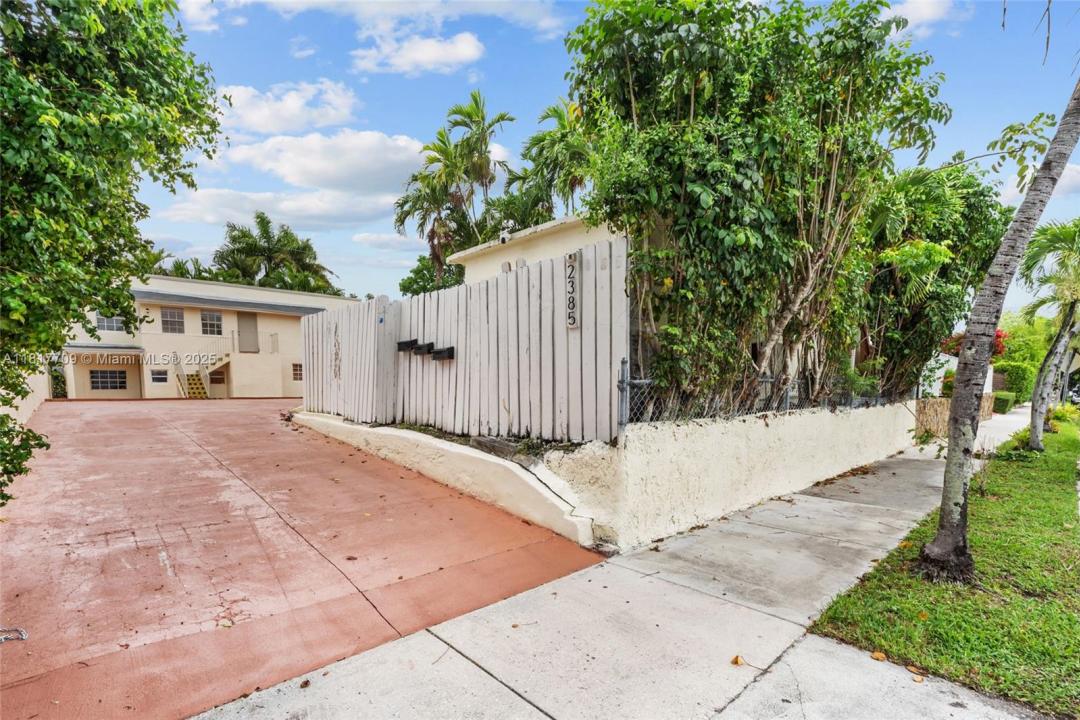 2385 SW 17th St, Miami, Florida 33145, Estados Unidos