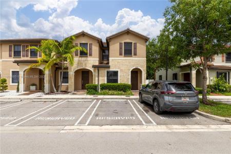 10625 W 32nd Ln, Hialeah, Florida 33018, USA
