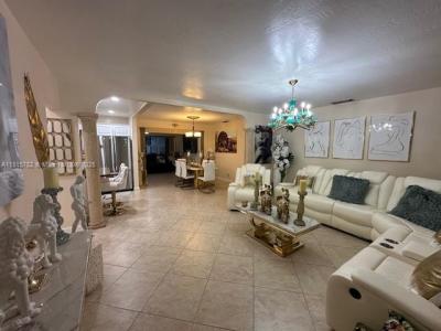 300 NW 77th Way, Pembroke Pines, Florida 33024, USA