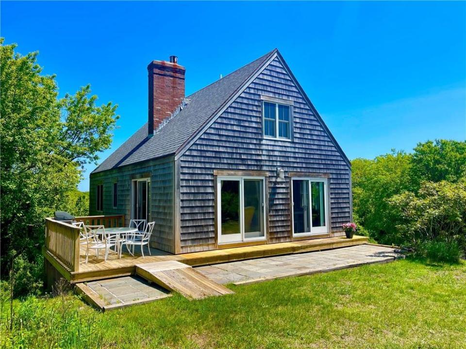 1053 Cooneymus Road, Block Island, Rhode Island 02807