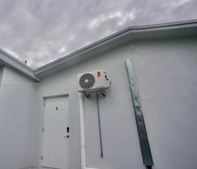 1647 NW 29th Ave 4, Miami, Floride 33125, États-Unis