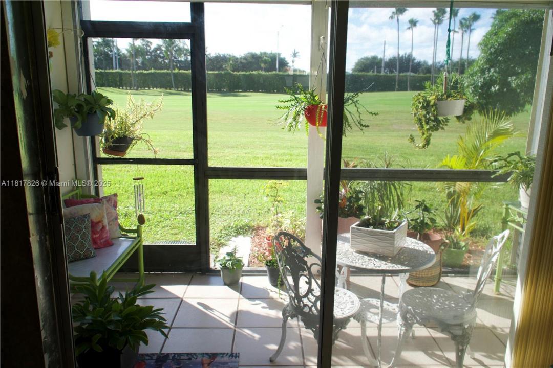 9820 S Hollybrook Lake Dr 106, Pembroke Pines, Floride 33025, États-Unis