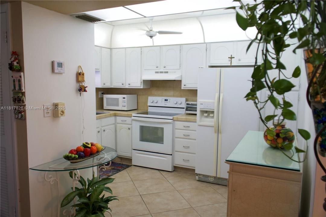 9820 S Hollybrook Lake Dr 106, Pembroke Pines, Floride 33025, États-Unis
