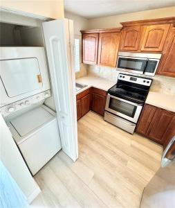 6121 W 24th Ave 204, Hialeah, Florida 33016, USA