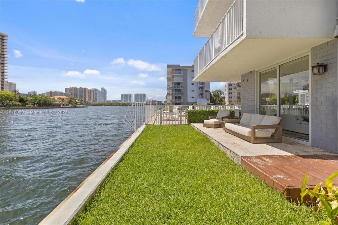 4000 NE 170th St 108, North Miami Beach, Florida 33160, Estados Unidos