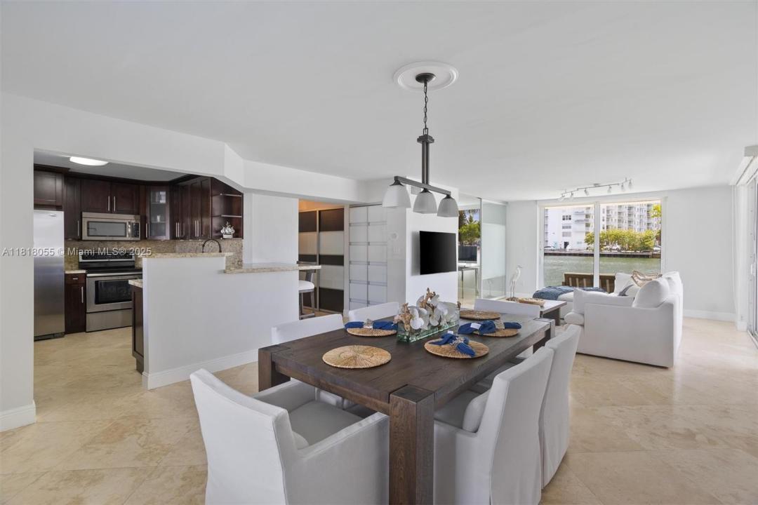 4000 NE 170th St 108, North Miami Beach, Florida 33160, Estados Unidos