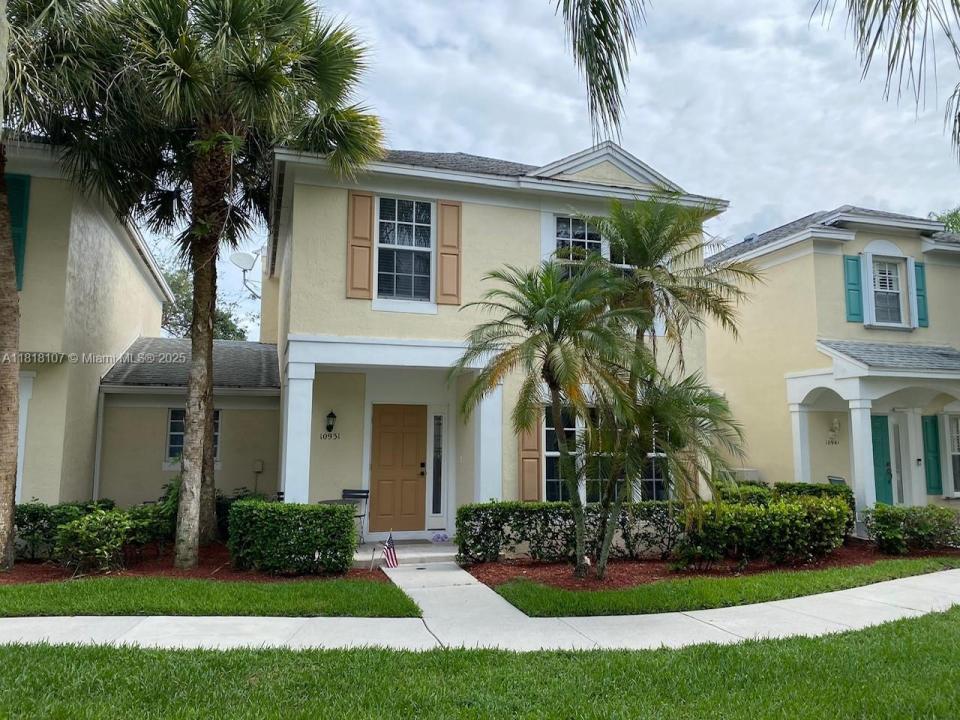 10931 Jewel Box Ln, Tamarac, Florida 33321