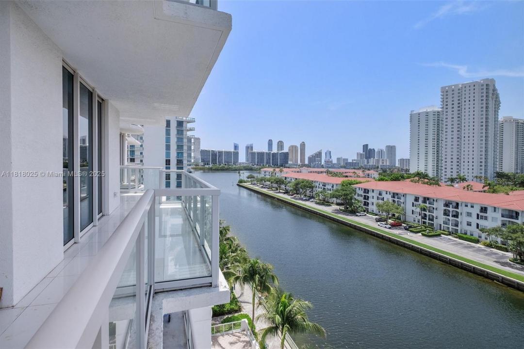 3030 NE 188th St 609, Aventura, Florida 33180, Stati Uniti