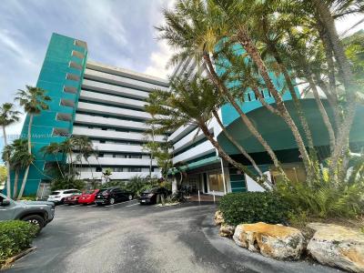 1700 NW N River Dr 701, Miami, Florida 33125, USA