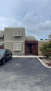 11040 S Lakeview Dr, Pembroke Pines, Florida 33026, USA