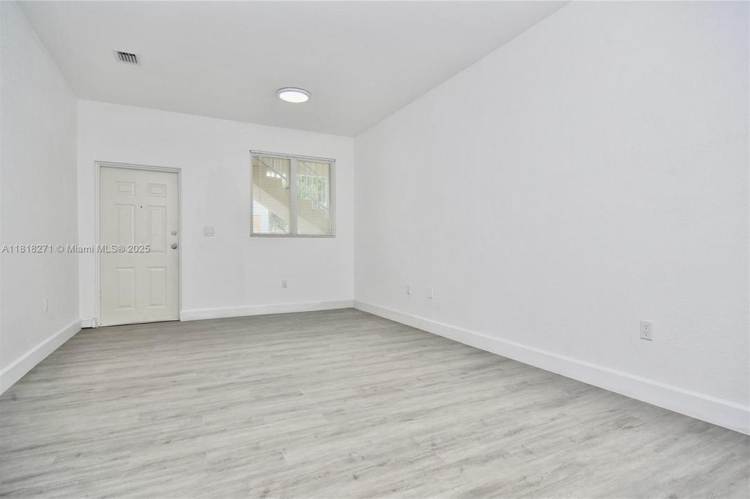 1658 SE 28th Ct 104, Homestead, Florida 33035, Amerika Birleşik Devletleri