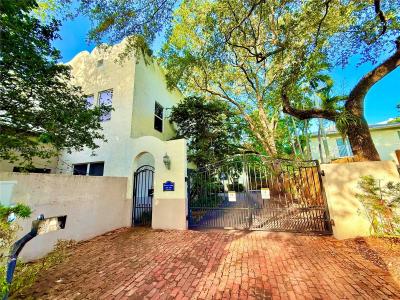 3071 Center St 19, Miami, Florida 33133, USA