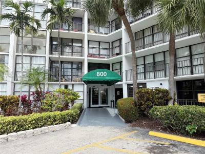 800 Parkview Dr 820, Hallandale Beach, Florida 33009, USA