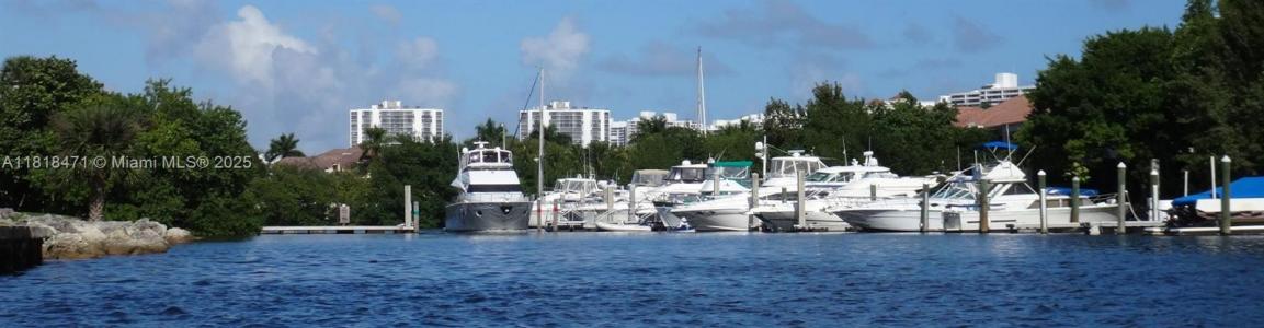 3575 Mystic Pointe Dr slip  27, Aventura, Florida 33180, USA