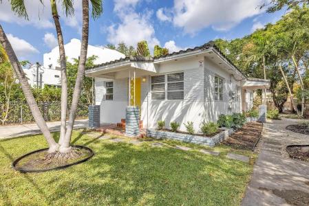 545-547 NE 64th St, Miami, Florida 33138, USA