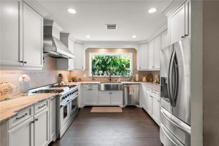 4240 SW 9th St, Plantation, Florida 33317, USA