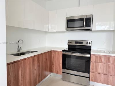 924 Marseille Dr 6, Miami Beach, Florida 33141, USA