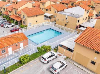 2760 W 61st Pl 202, Hialeah, Florida 33016, USA