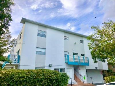 7820 NE Bayshore Ct 206, Miami, Florida 33138, USA