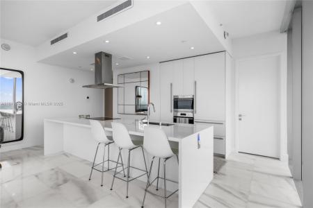700 NE 26th Ter 5606, Miami, Florida 33137, USA