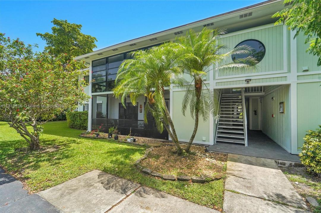 915 NE 199th St 101-15, Miami, Florida 33179, Amerika Birleşik Devletleri