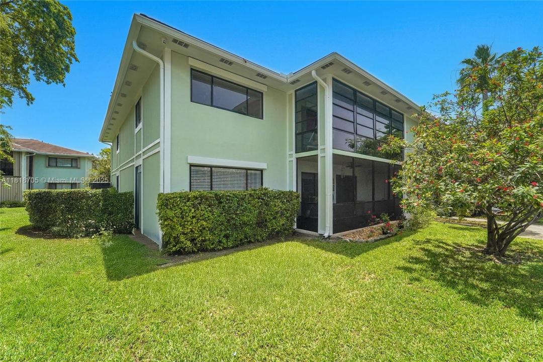 915 NE 199th St 101-15, Miami, Florida 33179, Amerika Birleşik Devletleri