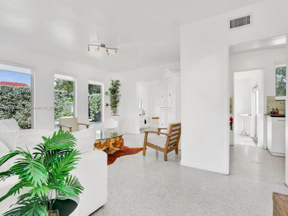 7537 W Treasure Dr, North Bay Village, Floride 33141, États-Unis