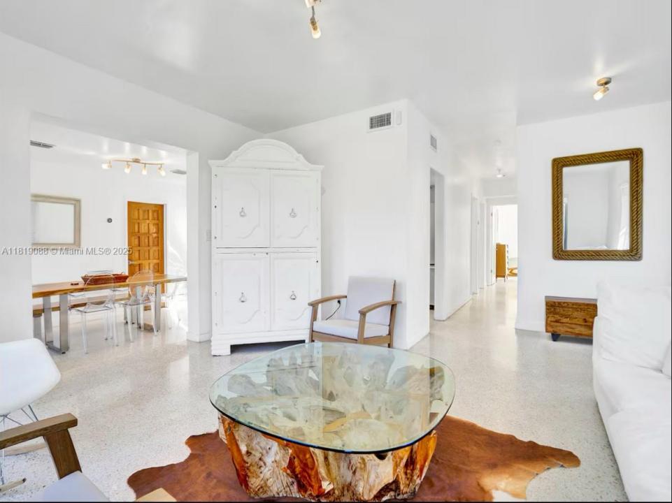 7537 W Treasure Dr, North Bay Village, Floride 33141, États-Unis